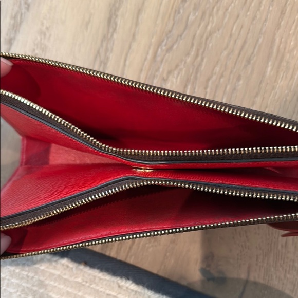 Louis Vuitton Monogram Women's Clutch - Picture 4 of 8